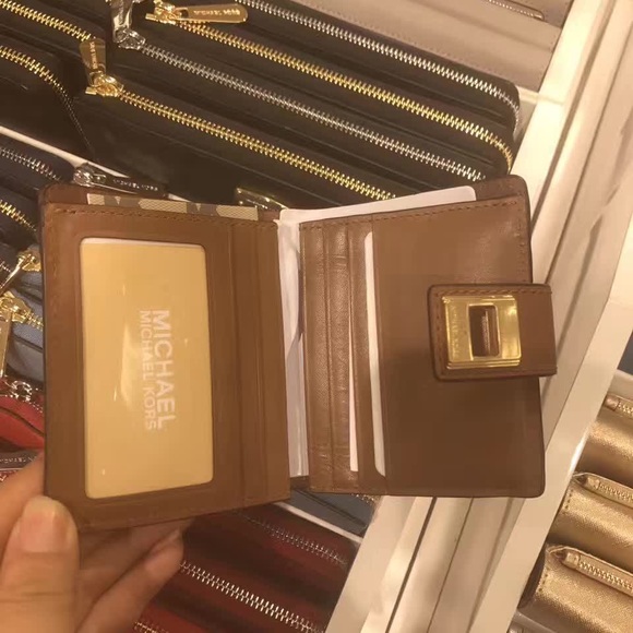 Michael Kors small wallet NWT - Picture 2 of 5